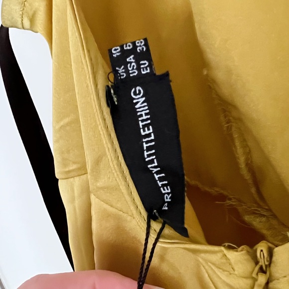 Pretty Little Thing Asymmetric Sleeve Cut Out Split Leg Maxi Dress - Picture 4 of 4